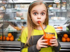 美国儿科学会：婴儿不满一周岁不宜饮果汁