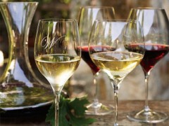 评论家称列出葡萄酒成分，将有助于提升葡萄酒质量