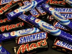 玛氏公司从55国召回疑含塑料碎片的巧克力产品