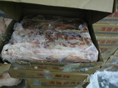 宜宾屏山警方打掉一个“歪”猪肉贩卖团伙，涉案肉冻品30吨